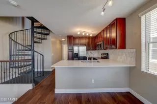 Photo #3: 6419889 Listing