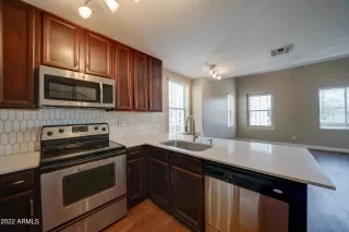 Photo #4: 6419889 Listing