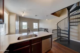 Photo #6: 6419889 Listing