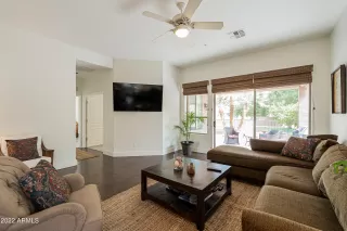 Photo #6: 6419928 Listing 