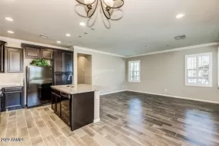 Photo #5: 6420099 Listing