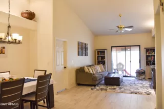 Photo #5: 6420264 Listing