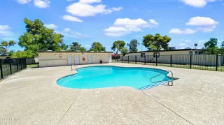 Photo #2: 6420750 Listing