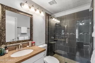 Photo #5: 6421342 Listing