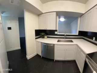 Photo #2: 6421372 Listing