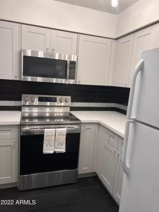 Photo #3: 6421372 Listing