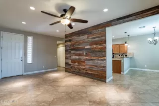 Photo #5: 6421646 Listing