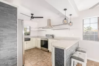 Photo #3: 6421664 Listing 