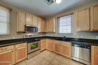 Photo #5: 6422094 Listing