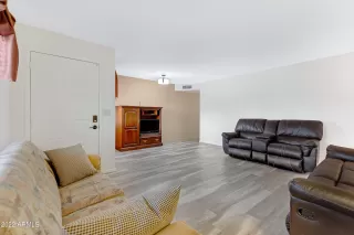 Photo #4: 6422227 Listing