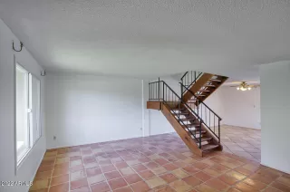 Photo #2: 6422561 Listing