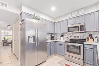 Photo #6: 6422748 Listing