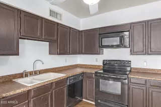 Photo #2: 6422993 Listing