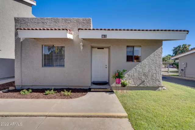 MLS: 6423071 Condo For Sale