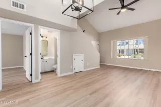 Photo #5: 6423435 Listing