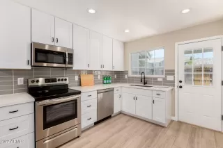 Photo #6: 6423435 Listing