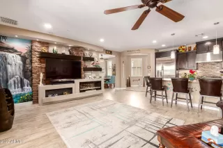 Photo #2: 6423651 Listing 