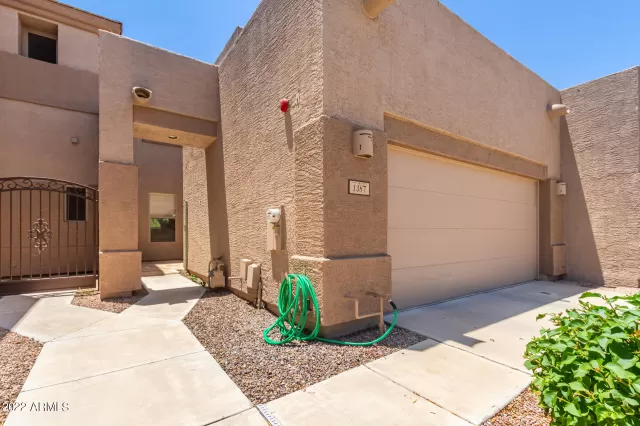 MLS: 6423698 Condo For Sale
