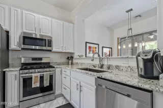 Photo #6: 6423698 Listing 