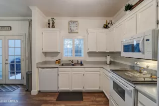 Photo #6: 6424056 Listing