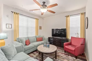 Photo #6: 6424064 Listing