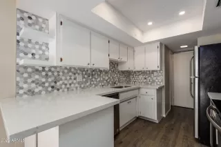 Photo #3: 6424573 Listing