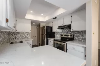 Photo #5: 6424573 Listing