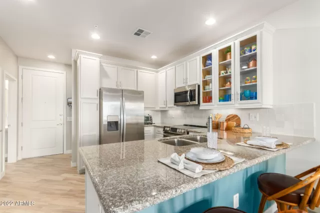 MLS: 6425015 Condo For Sale
