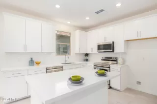 Photo #4: 6425354 Listing