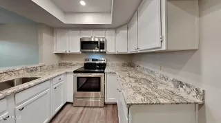 Photo #1: 6425388 Listing