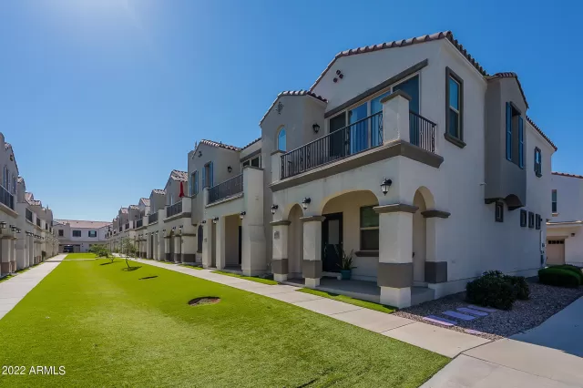 MLS: 6425431 Condo For Sale