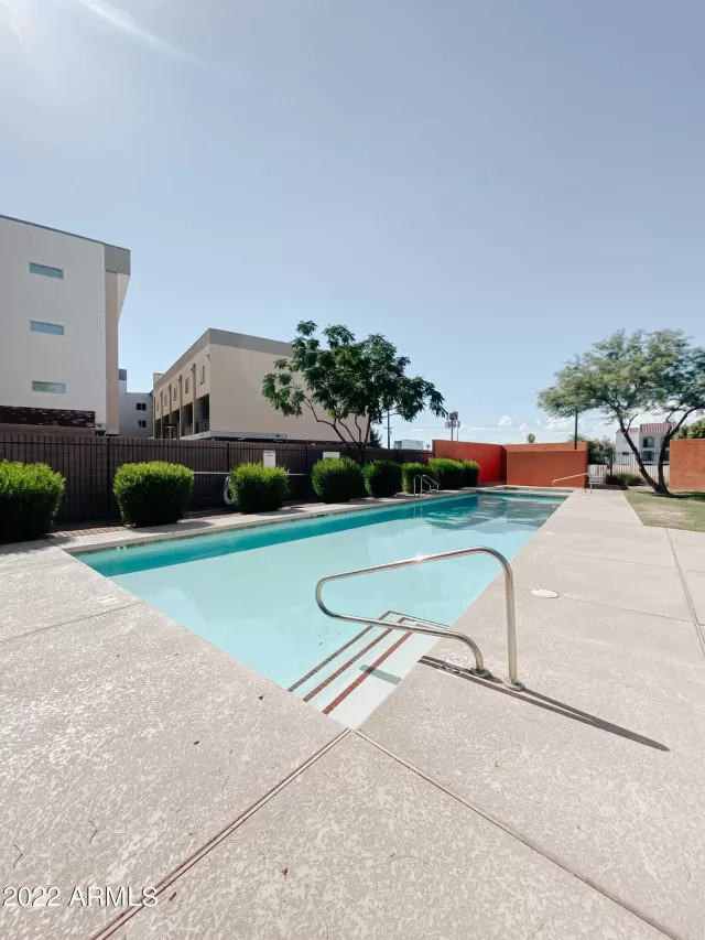 MLS: 6425573 Condo For Sale