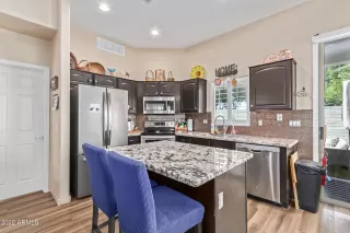 Photo #6: 6425620 Listing 