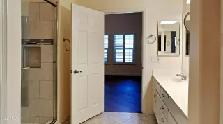 Photo #6: 6425667 Listing 