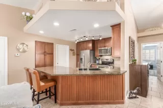 Photo #5: 6425679 Listing