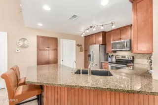 Photo #6: 6425679 Listing