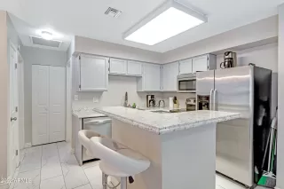 Photo #6: 6425687 Listing