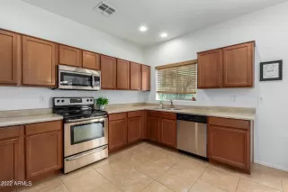 Photo #6: 6425895 Listing 