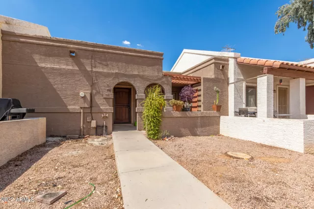 MLS: 6426998 Condo For Sale