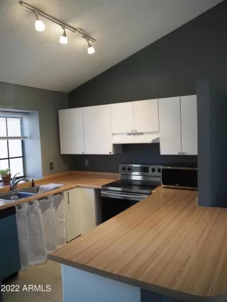 Photo #2: 6427019 Listing