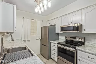 Photo #5: 6427098 Listing