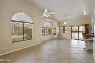 Photo #6: 6427431 Listing