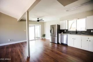 Photo #4: 6427832 Listing