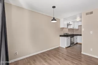 Photo #5: 6428017 Listing 