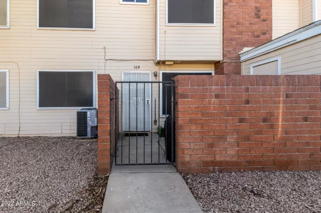 MLS: 6428213 Condo For Sale