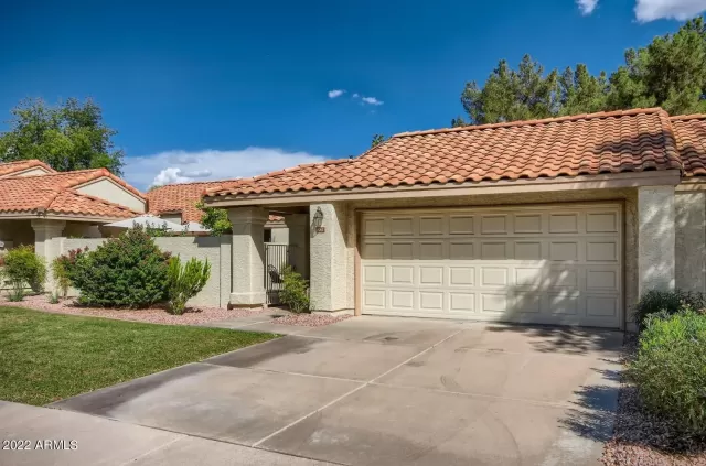 MLS: 6428268 Condo For Sale