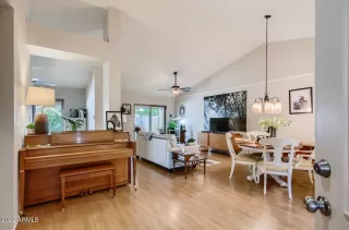 Photo #6: 6428268 Listing