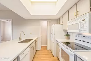 Photo #5: 6428307 Listing