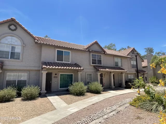 MLS: 6428514 Condo For Sale