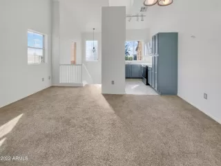 Photo #5: 6428655 Listing